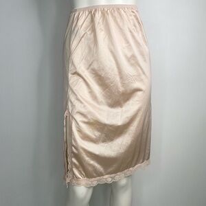 Chic Lace-Trimmed Midi Skirt in Cream